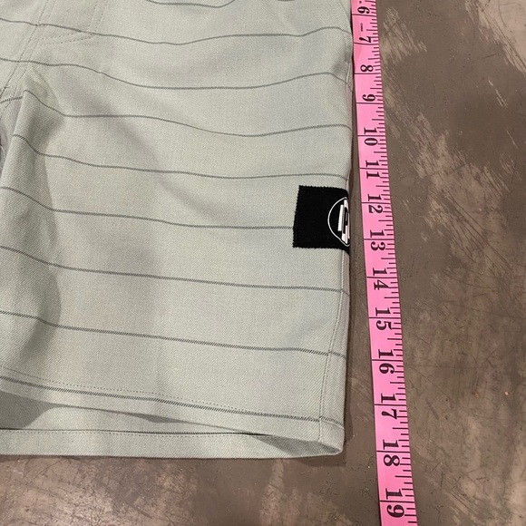 IPD striped shorts in HENRY fit! See pic for all the details & measurements 🕺🏻 - Picture 5 of 12